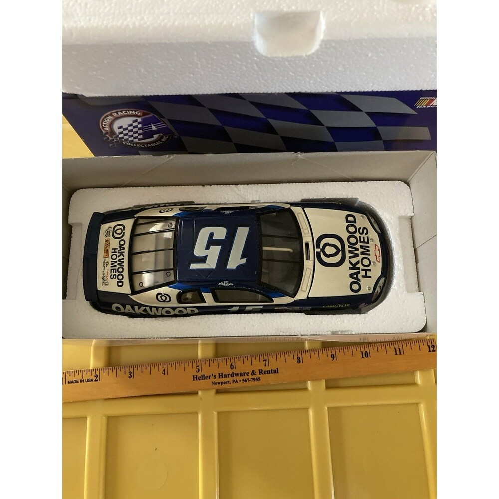 Ken Schrader 1999 Oakwood Homes Nascar 1/24 Diecast Action Chevy #15